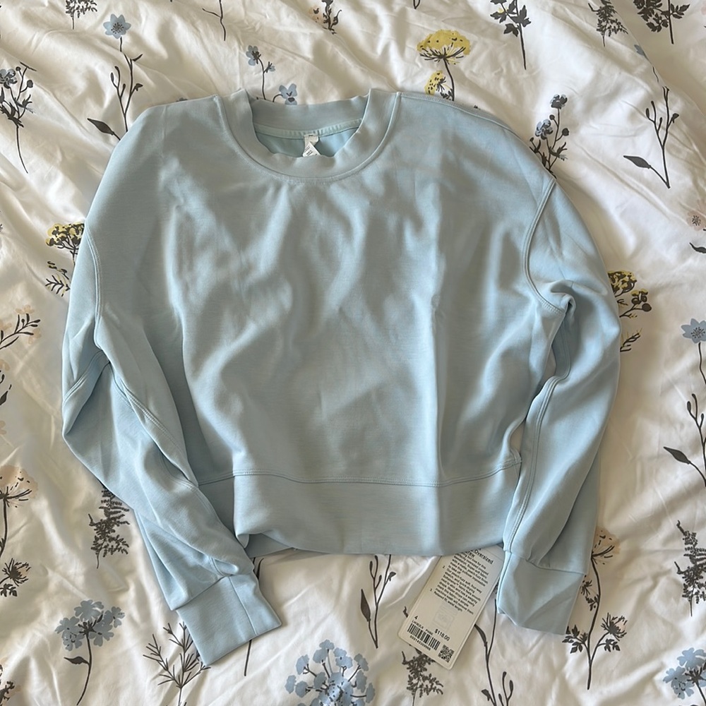 NWT Perfectly Oversized Crop Crew